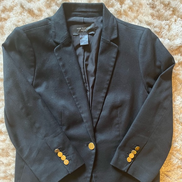 Ann Taylor black blazer in size 8 petite - Picture 2 of 4